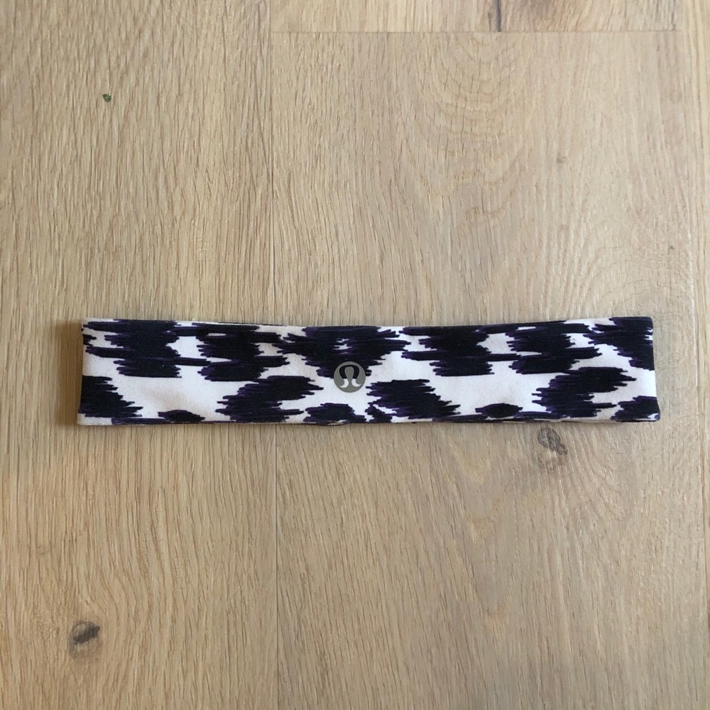 FREE with purchase // LULULEMON headband